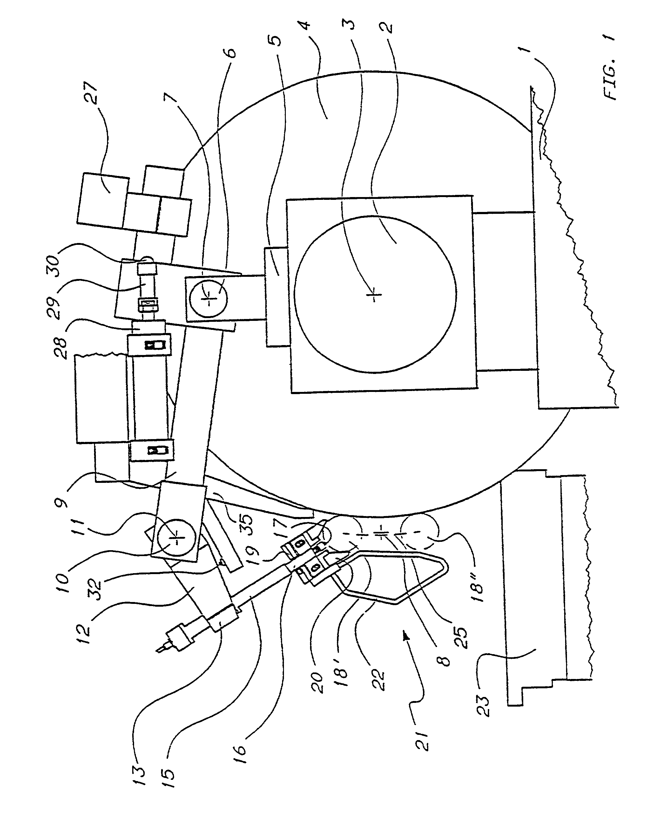 Apparatus for checking diametral dimensions of cylindrical parts rotating with an orbital motion