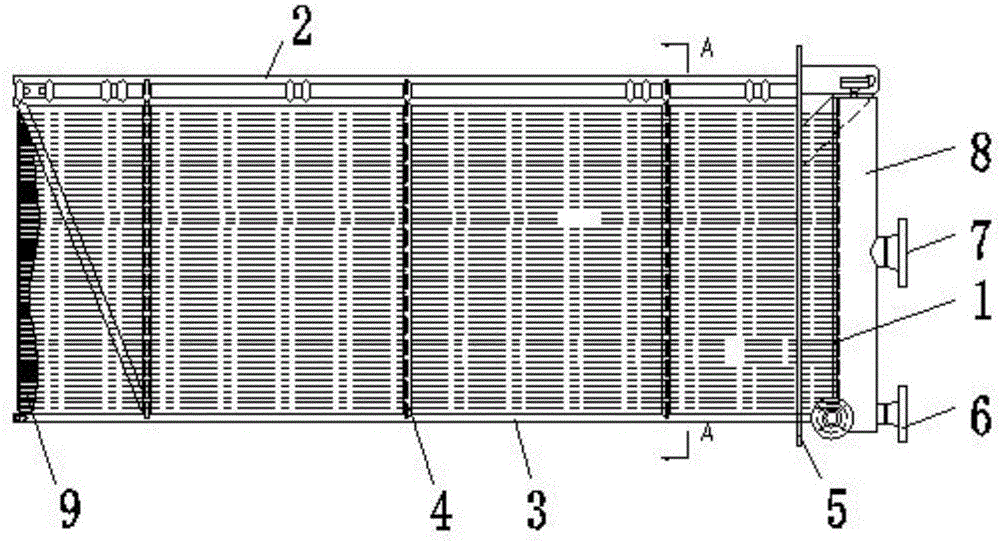 Built-in anti-adhesion heat exchanger for circulating fluidized bed