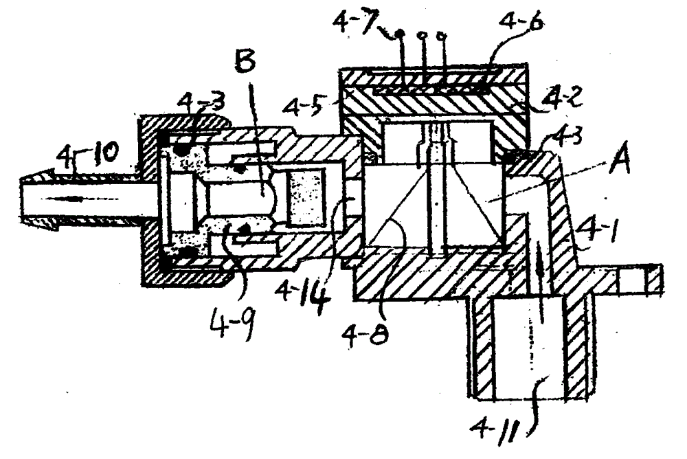 External rapid-heating type electric water heater provided with water flow sensor with pressure reduction function and metallic water tank