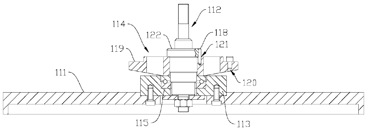 Micro-clearance assembling device and micro-clearance assembling method for low pressure turbine blade of aircraft engine