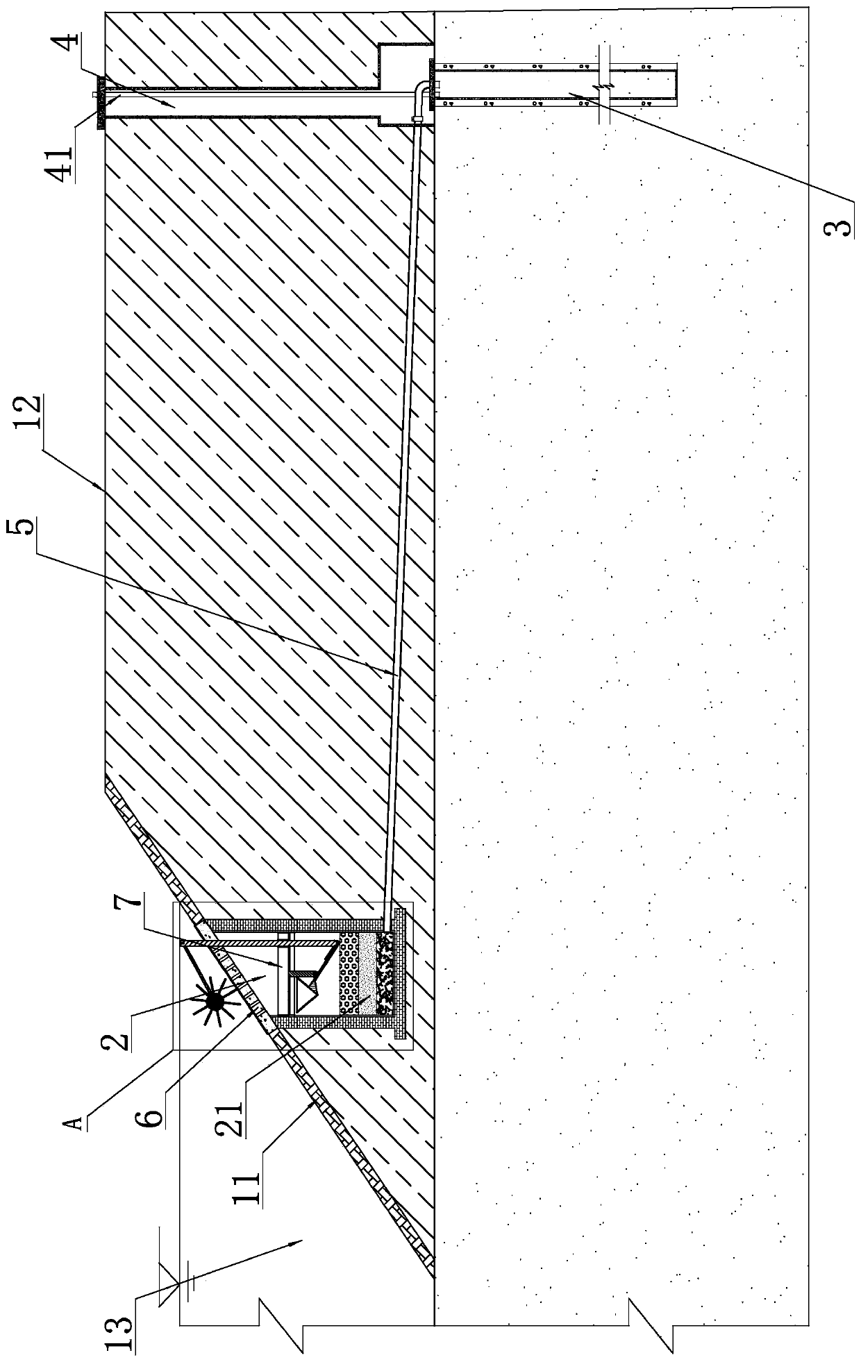 Tipping bucket type mud-filling prevention recharging system applied to riverway