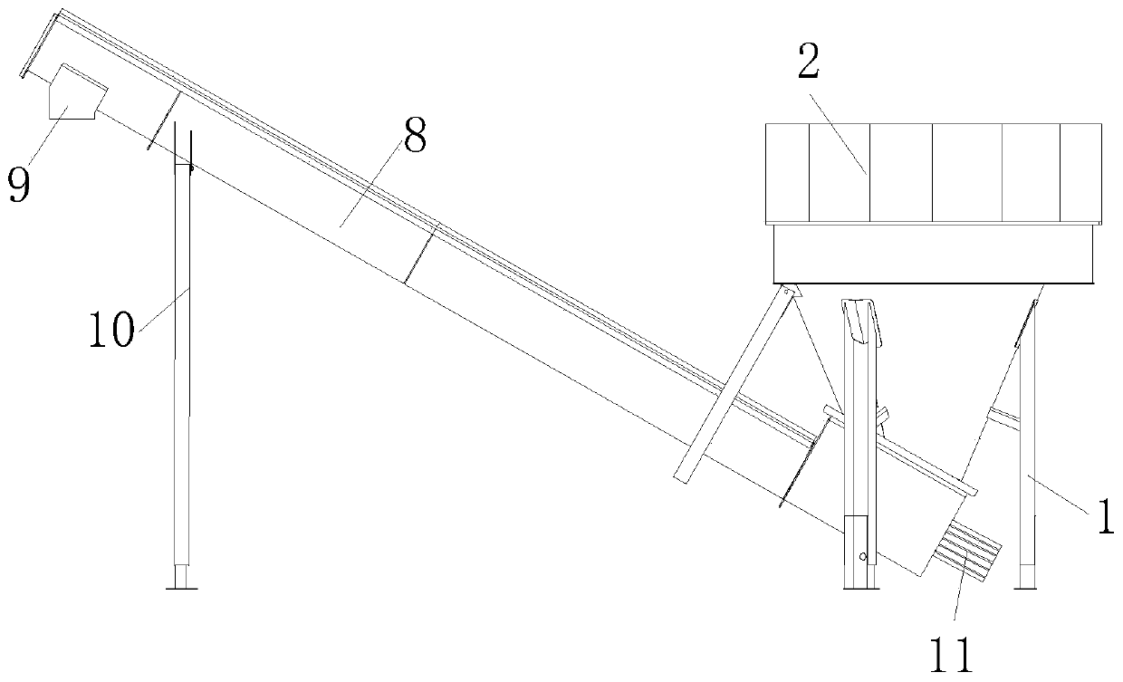 Aggregate crushing and conveying device for construction