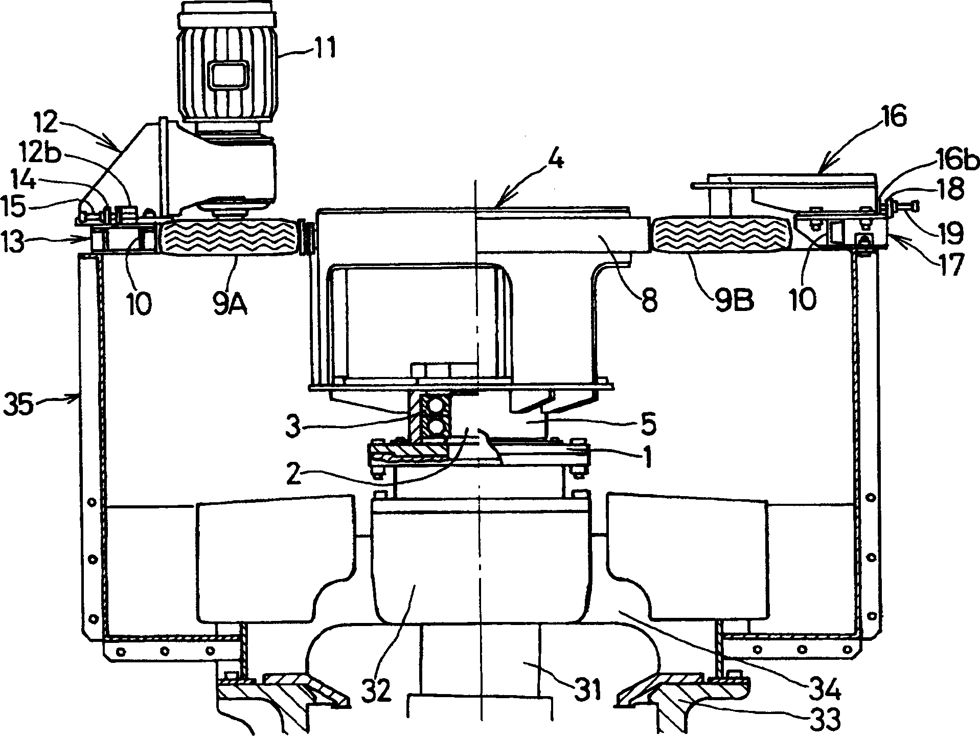 Rotary crusher and running method of raw material supply device used therein