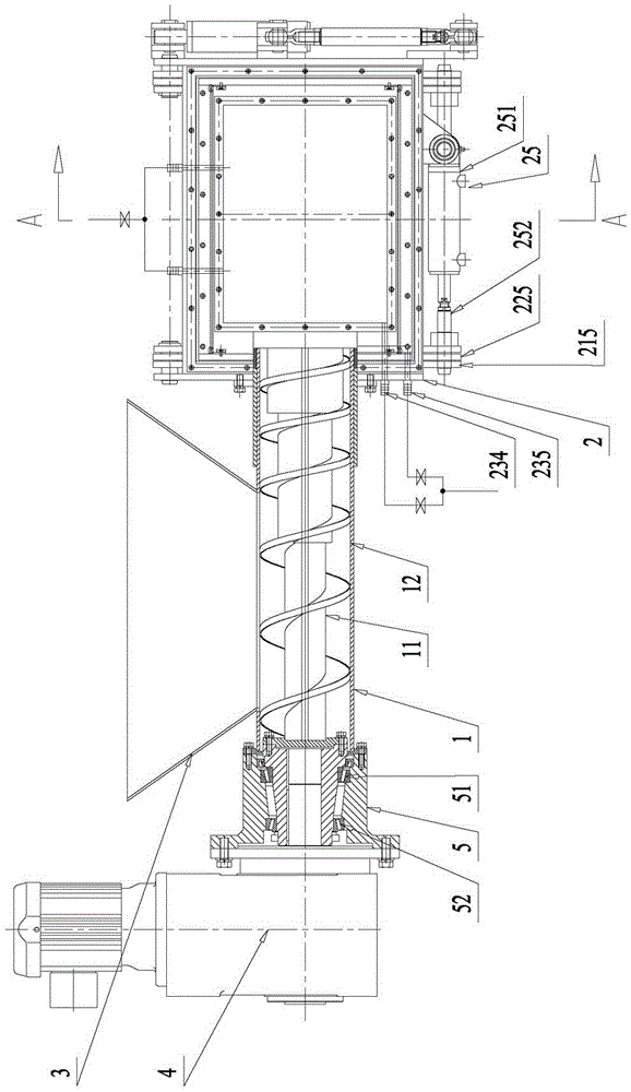 Deep sludge dehydration treatment device and treatment method thereof