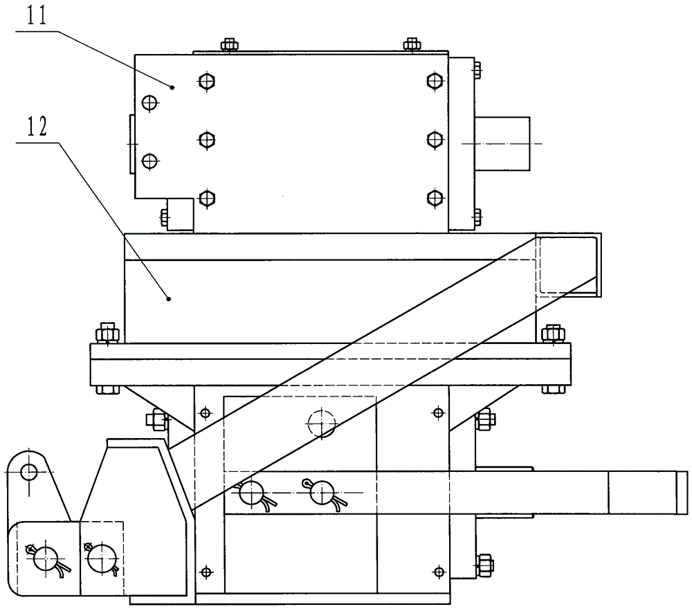 Vertical shaft rotary traction mechanism of forage harvesting and flattening machine