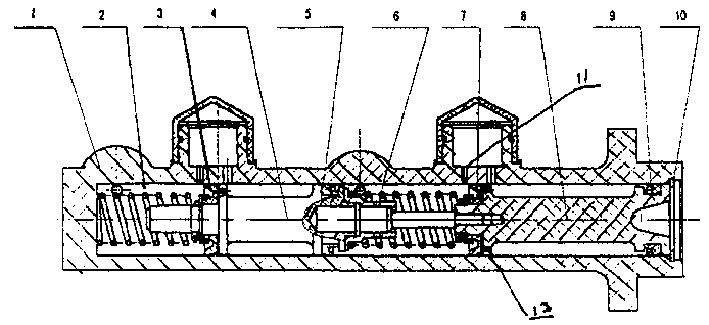 Double-pipe line hydraulic brake main cylinder