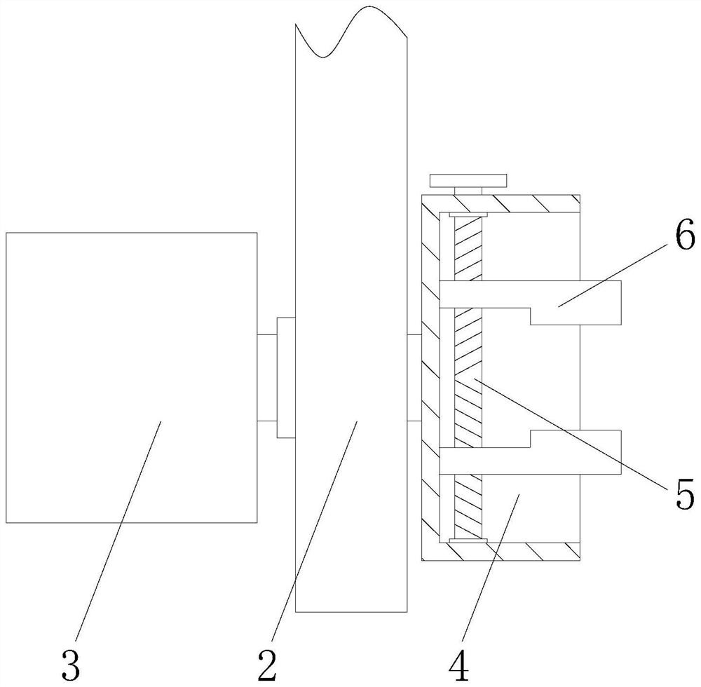 Hardware product grinding device for semi-automatic scrap treatment