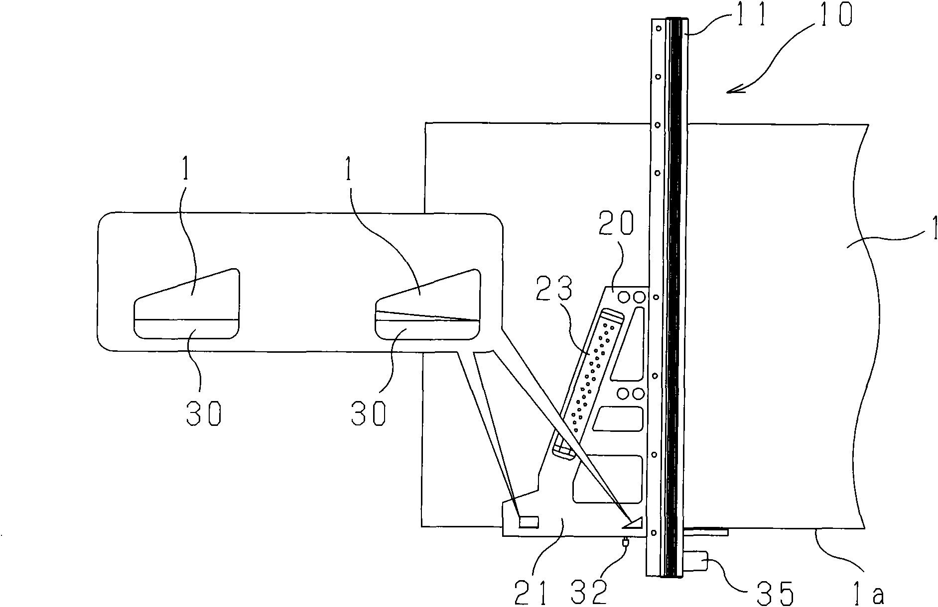 Circular saw guiding device