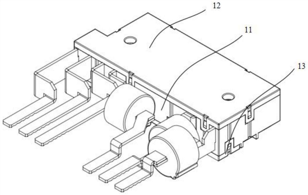 Three-phase magnetic latching relay with symmetrically distributed input and output