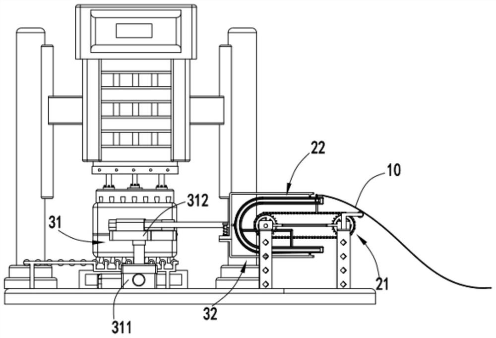 Automatic binding tape conveying device for short fiber packaging