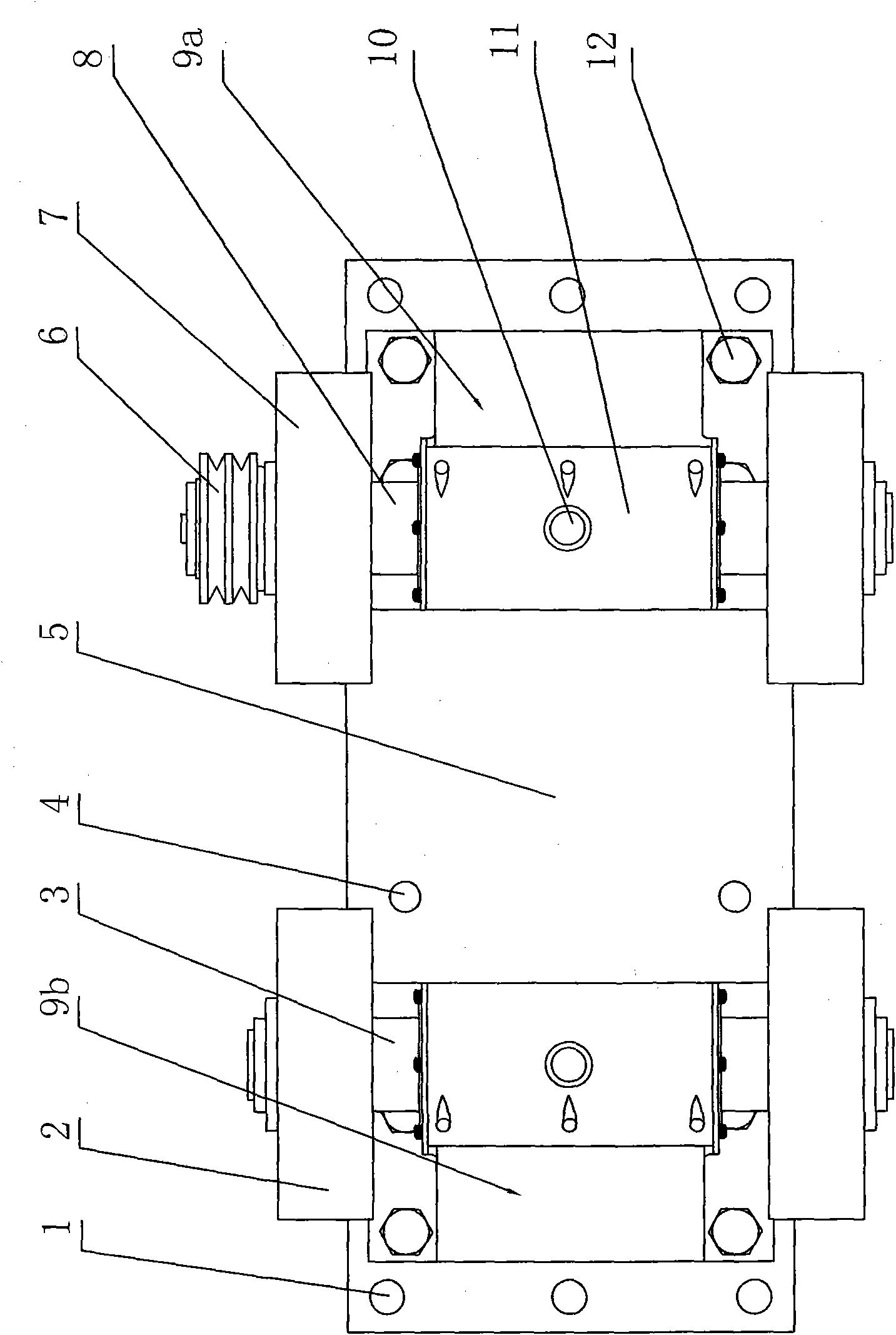 Rolling type centrifugal casting machine