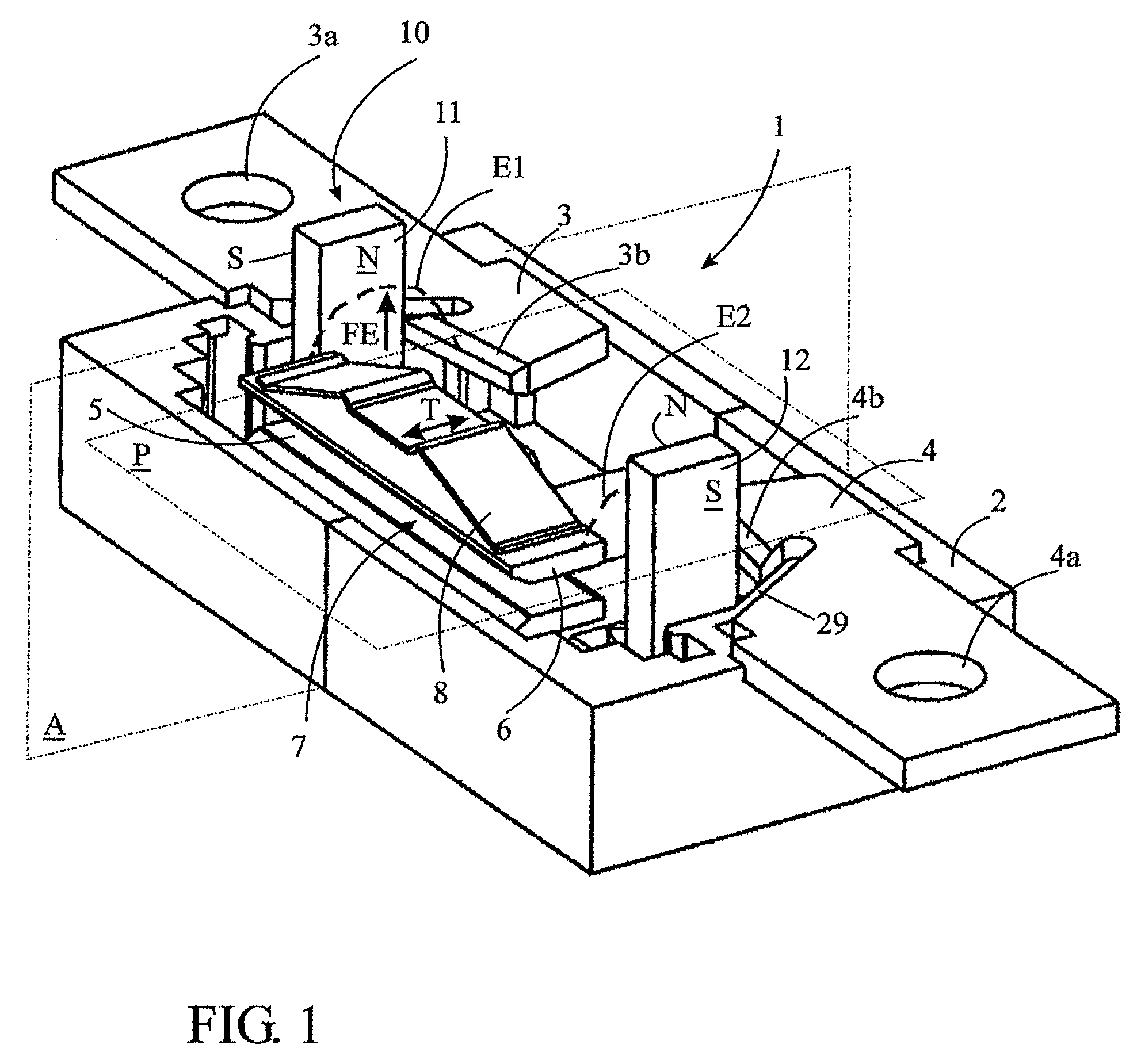 Electrical switching device, notably for direct current, equipped with a magnetic module for blowing the electric arc