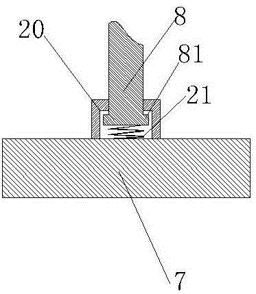 Fish meal processing crushing device