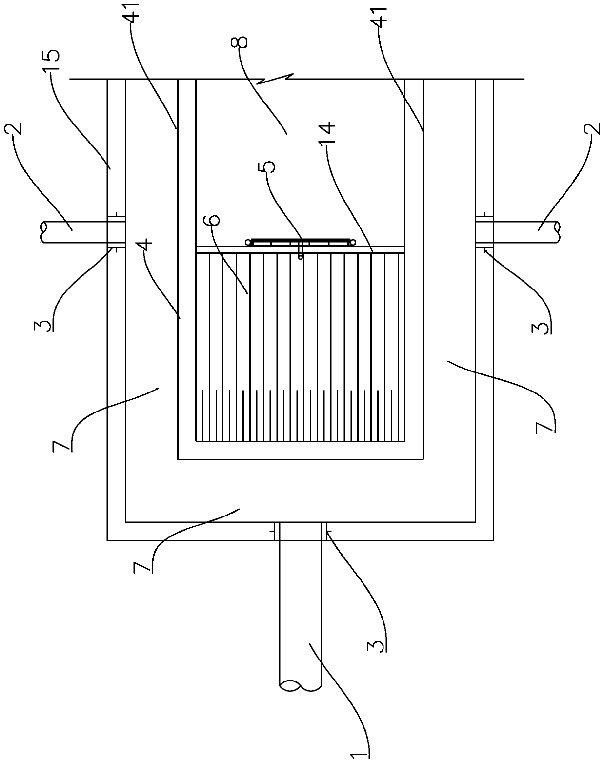 Pipe-culvert combined sewage interception structure with functions of sewage discharge and initial rainwater regulation and storage