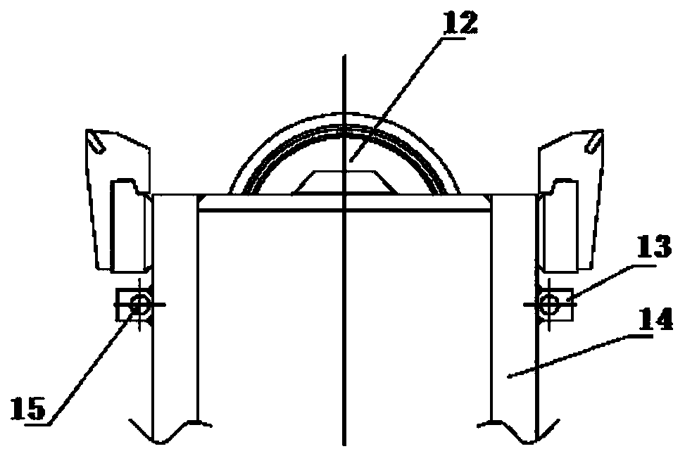 Shield tunneling machine with end face freezing system and protection method thereof