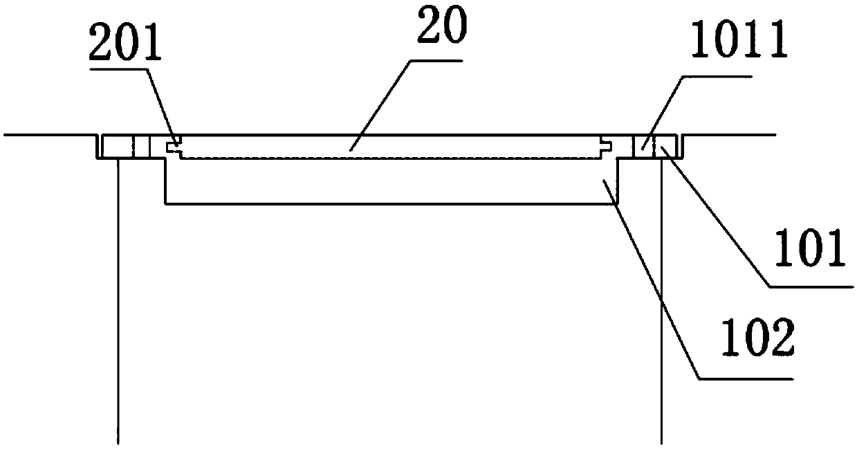 Combined well cover with water draining structure