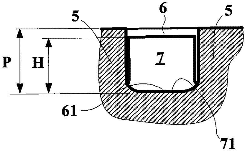 Sound suppressing device for tire tread