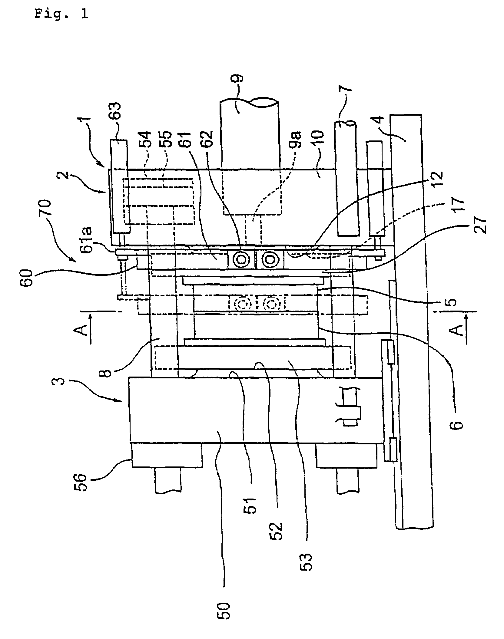 Mold clamping apparatus, injection molding machine and injection molding method