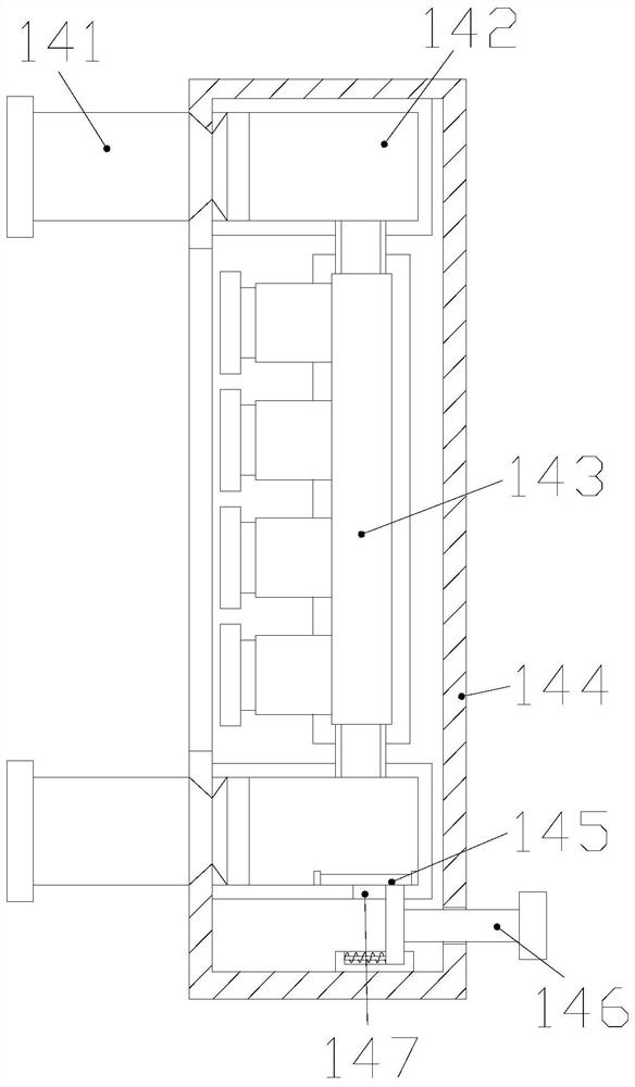 A kind of ship door that protects and escapes easily from river vortex