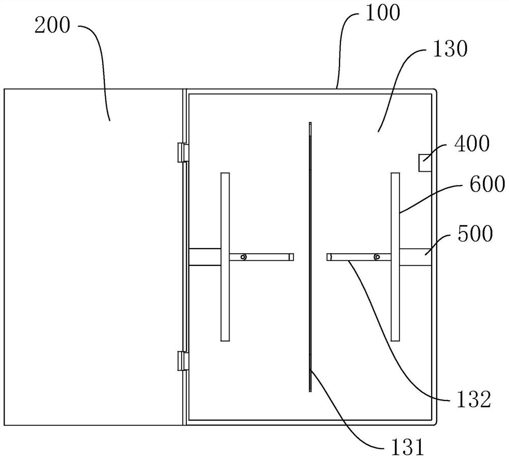 Packaging device with automatic bag opening function