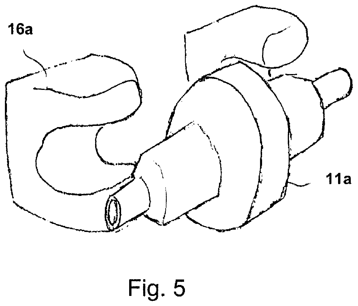 Catheter device, comprising a valve for controlling a fluid flow through a catheter