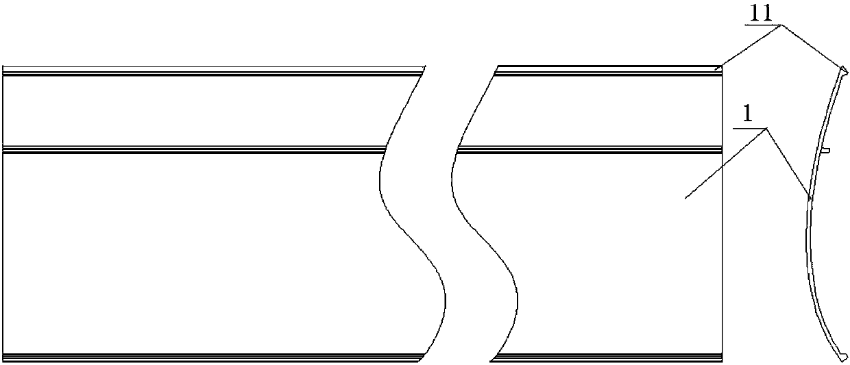 An air conditioner outer wind deflector, its preparation method, and an air conditioner including the same