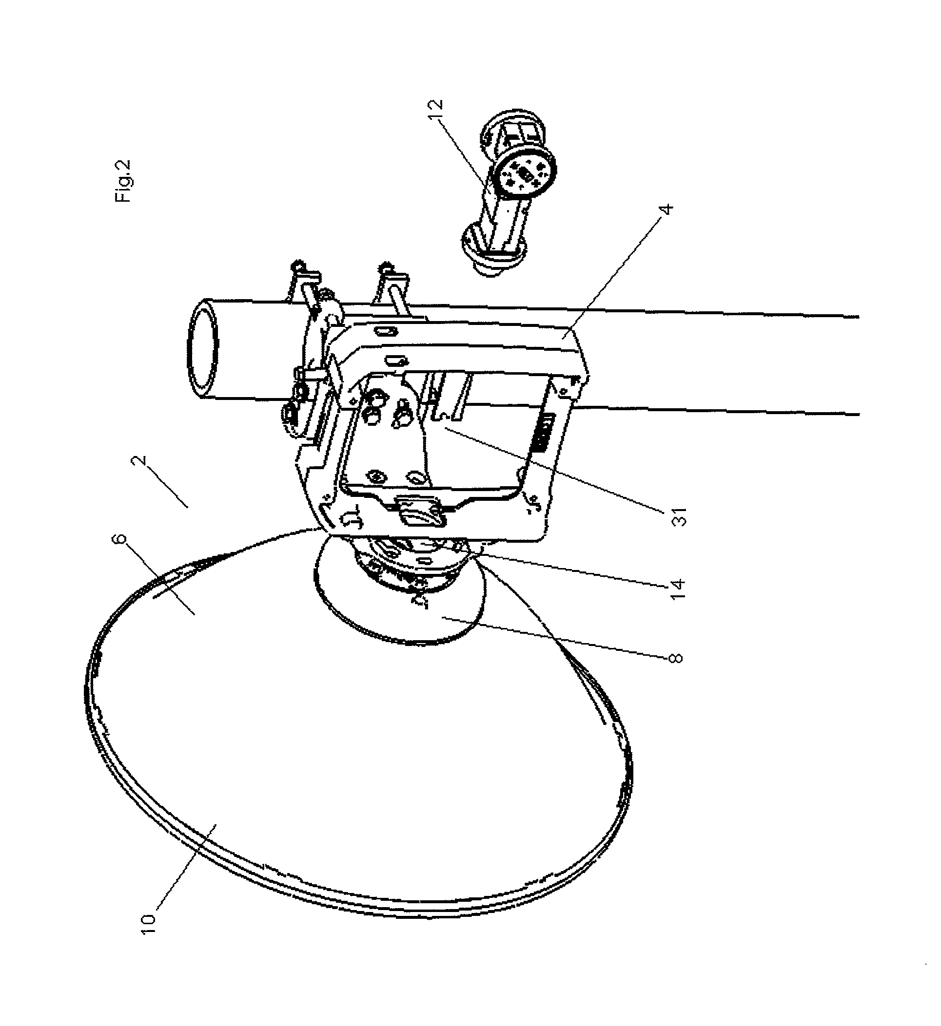 Dual polarized reflector antenna assembly