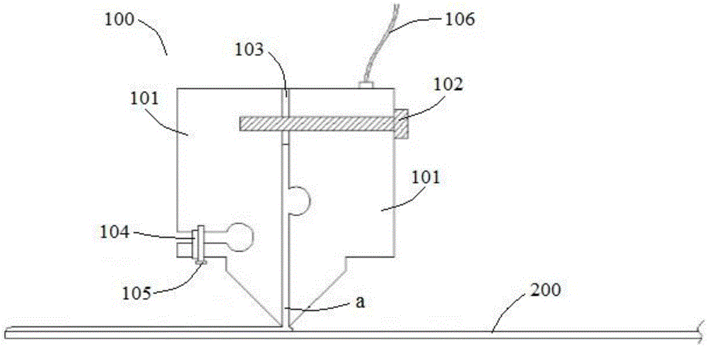 Waste liquor drainage tank for slit nozzle and slit nozzle cleaning device