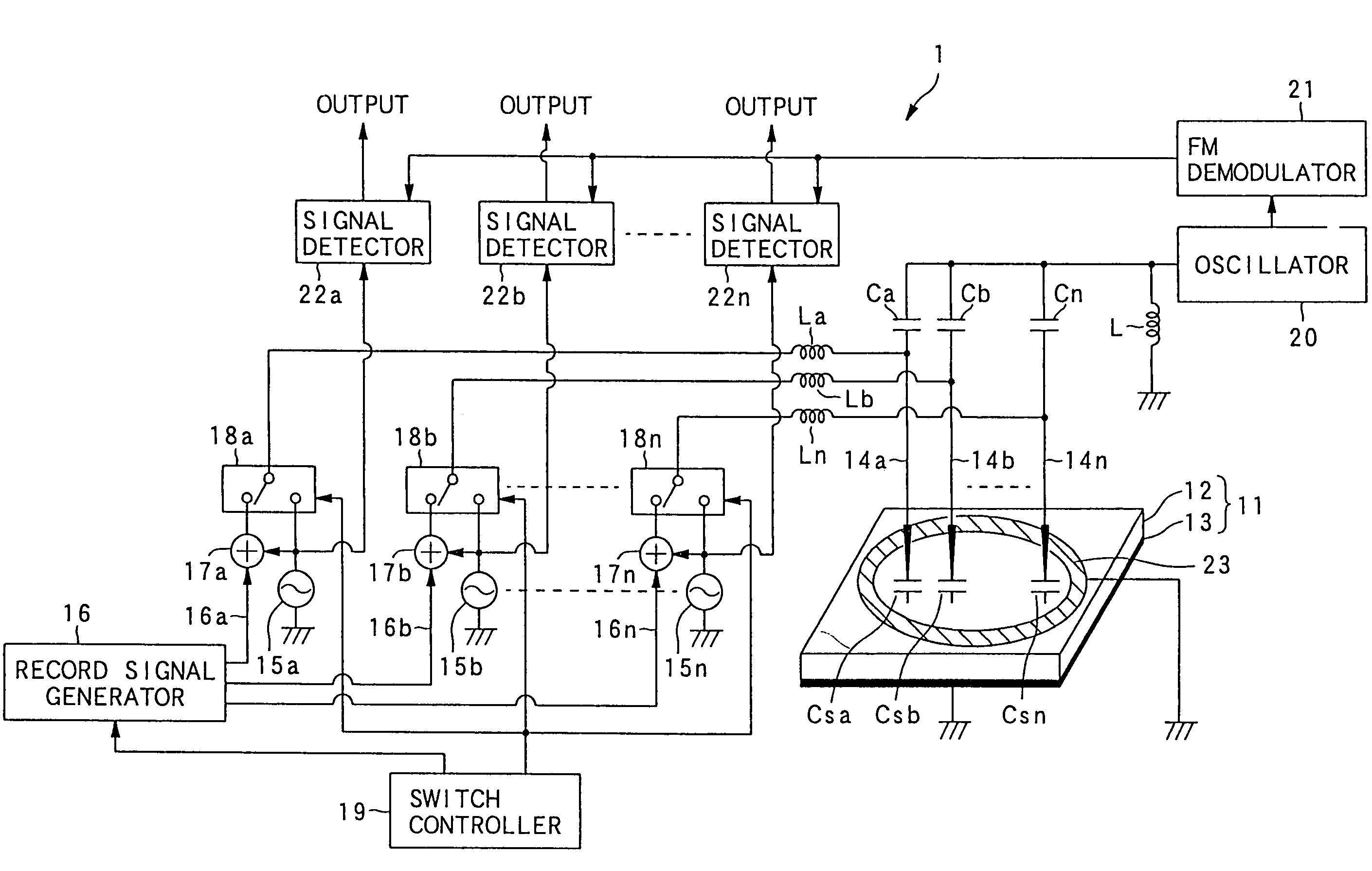 Dielectric information apparatus, tape-like medium recording/reproducing apparatus and disc-like medium recording/reproducing apparatus