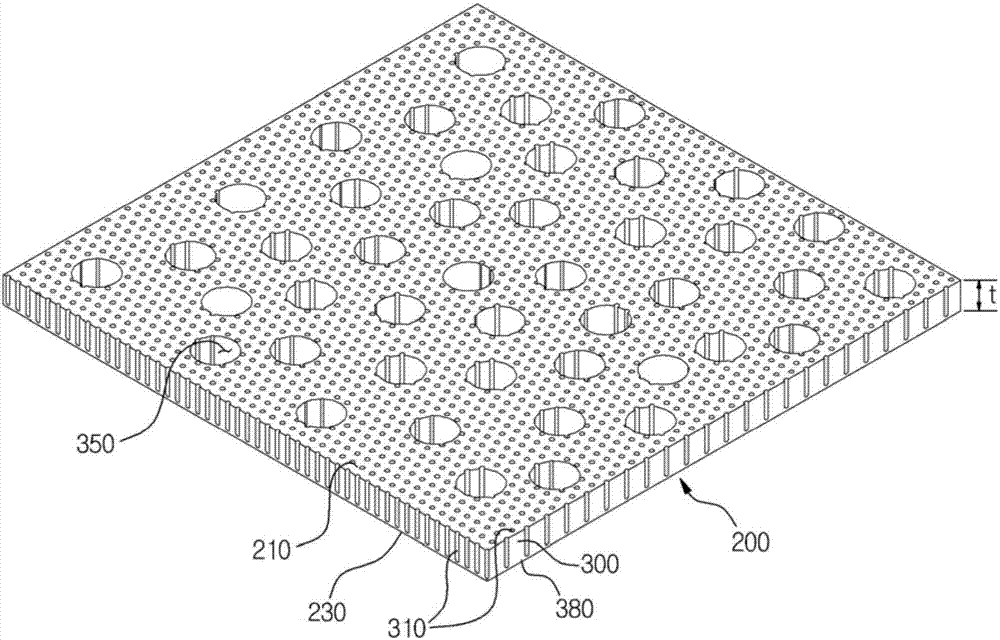 Fluid permeable anodic oxide film and fluid permeable body using anodic oxide film