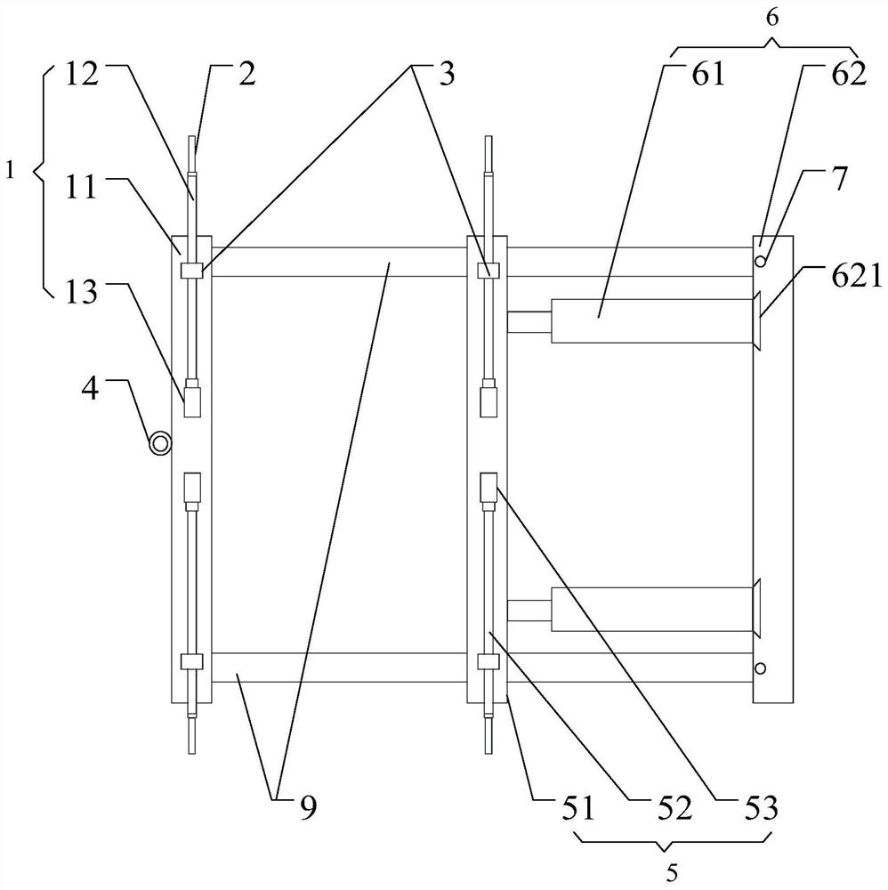 Cable sheath stripping device