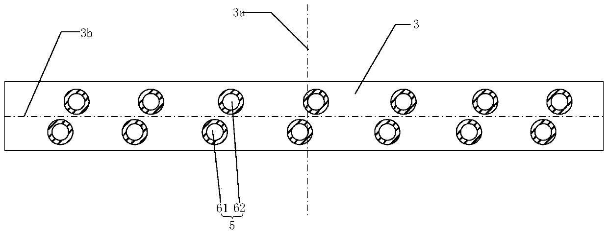 Transmission device capable of eliminating transmission clearance and clearance eliminating method thereof