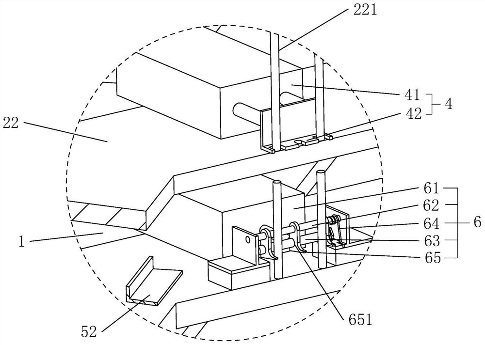 Automatic production line of total heat exchange core, and cutting and conveying structure thereof