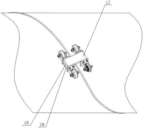 Handheld pipeline welding seam flux leakage detection device and detection method thereof