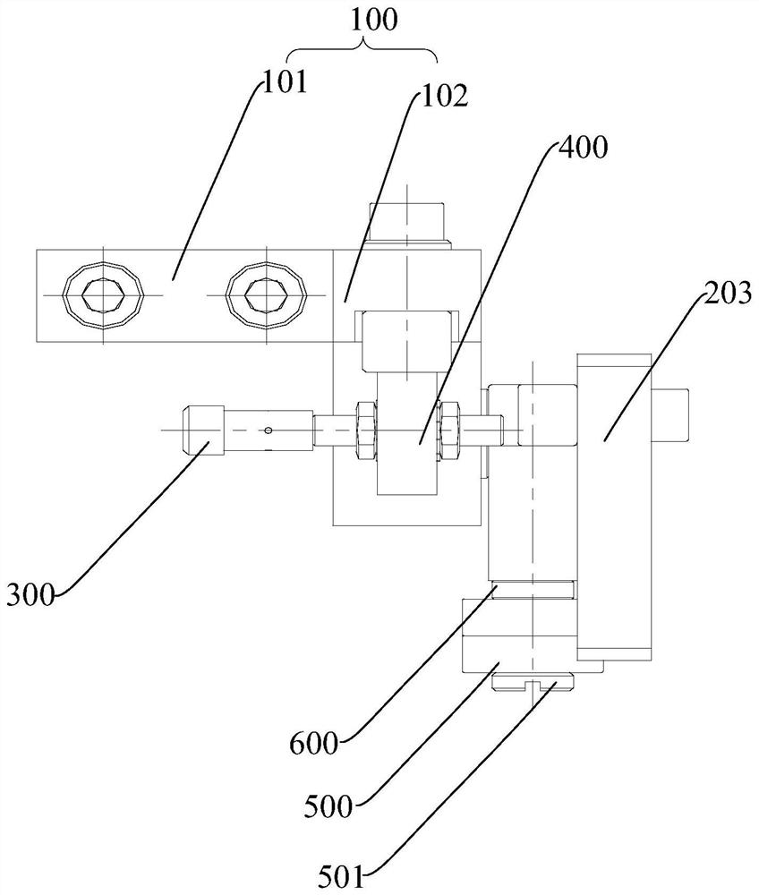 Deviation correction sensor and tobacco shred conveying device