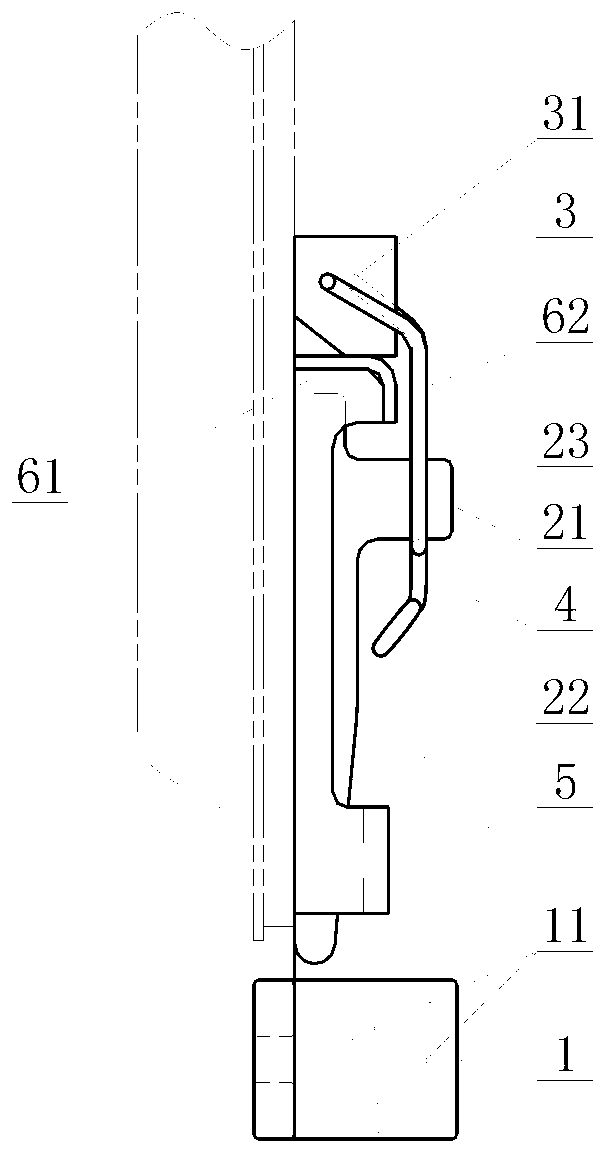 Locking device for bottom side door of railway open wagon