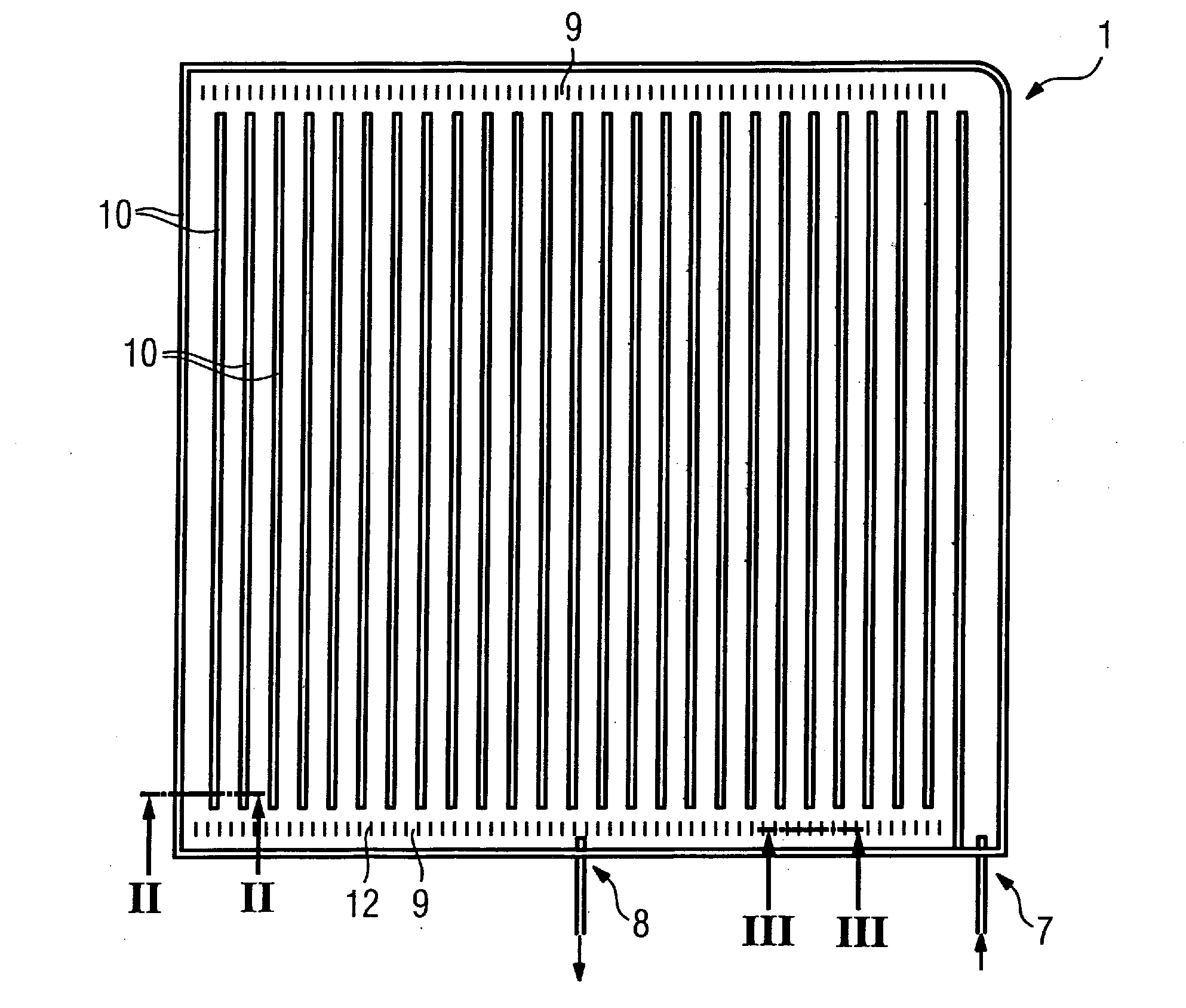 Cooling device for arrangement between two gradient coil windings of a gradient coil