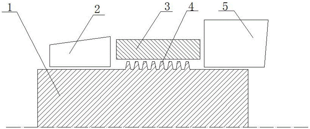 A pressurized sealing grate