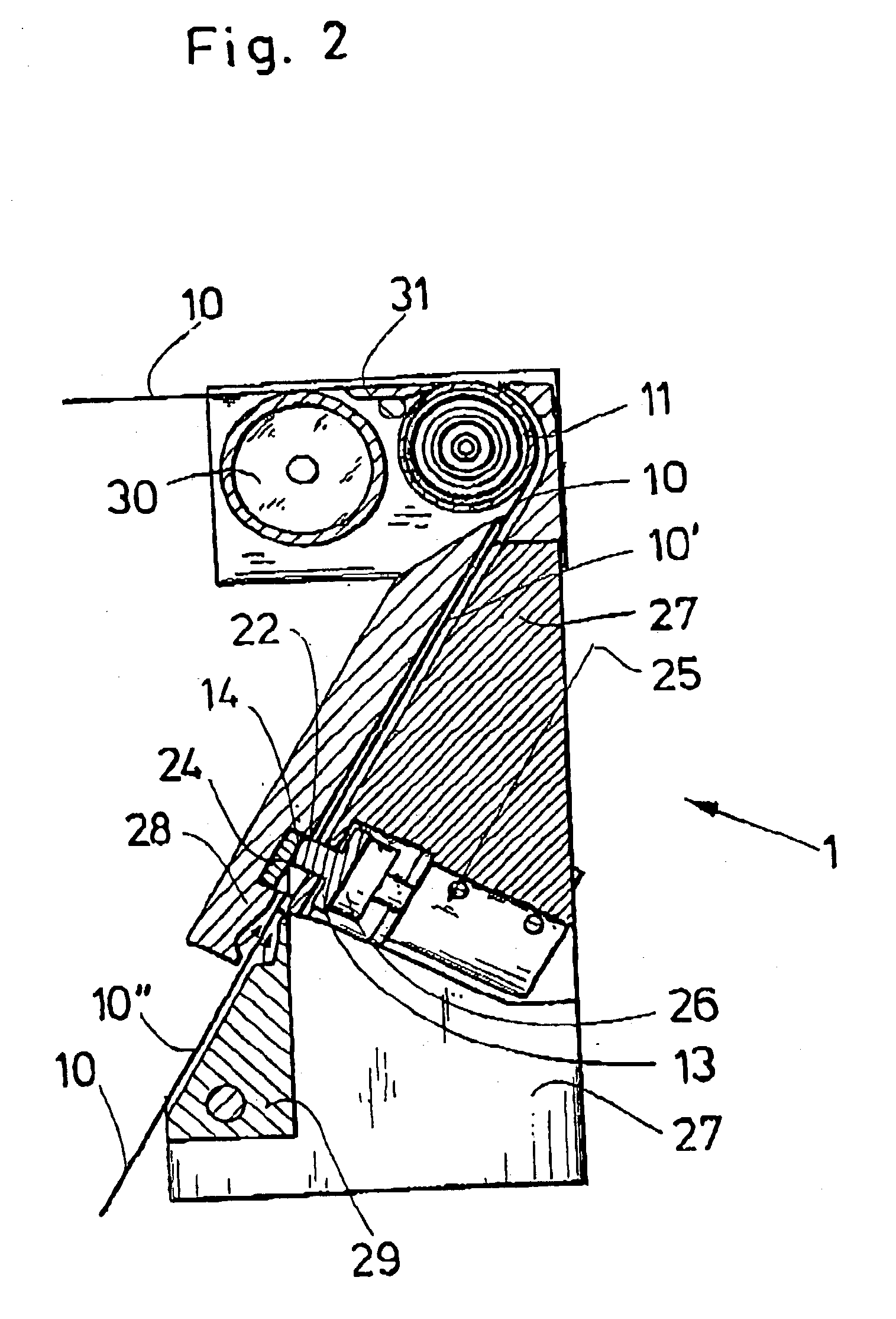 Process and device for conveying a wrapper strip in a machine of the tobacco processing industry