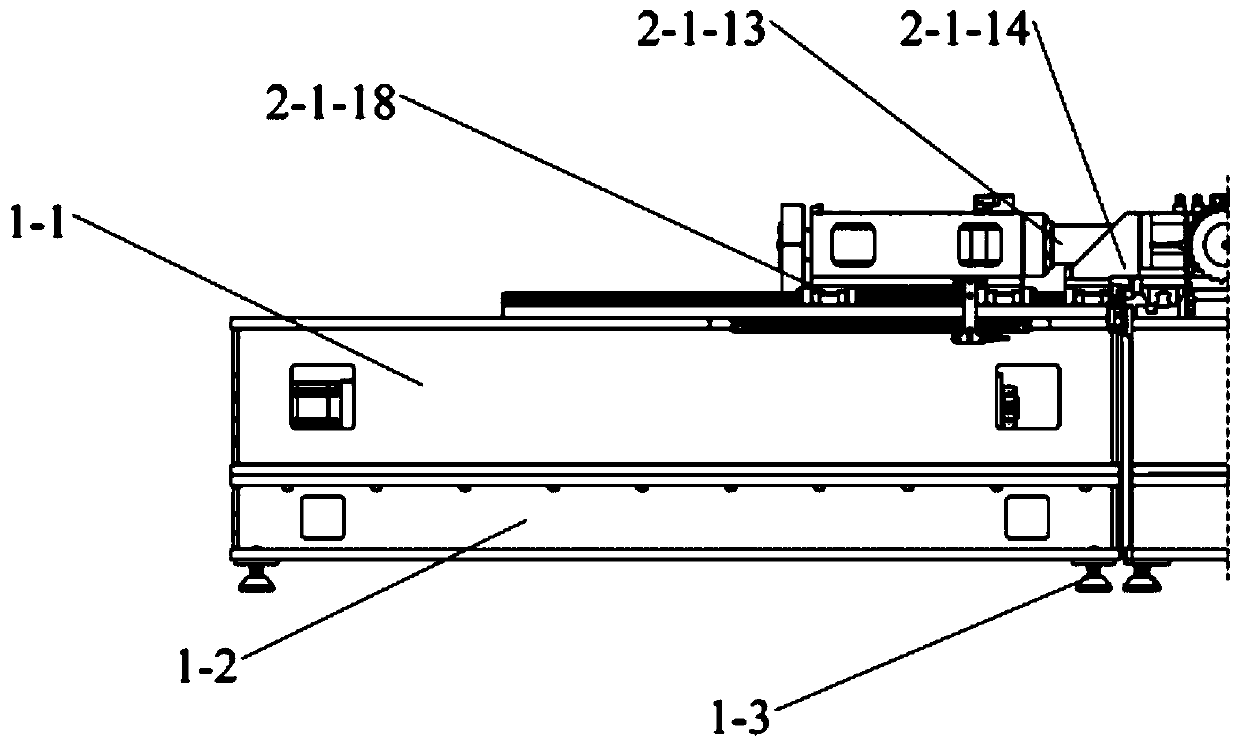 Two-way tension device with large-range adjustable tension rate and two-way tension method