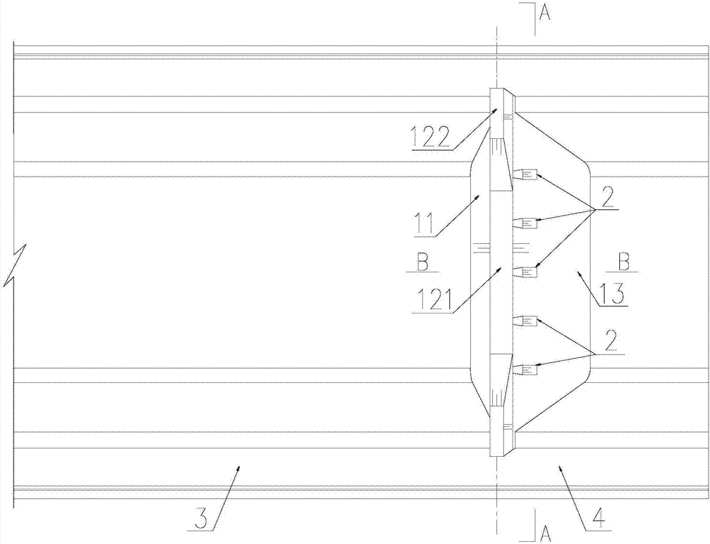 Gap distribution-type auxiliary weir structure