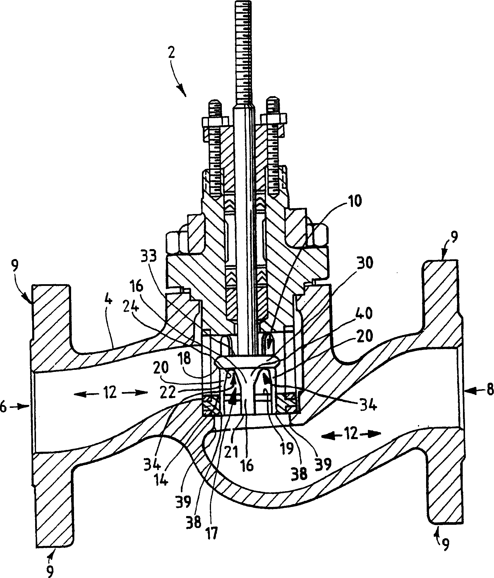 Skirt guided globe valve