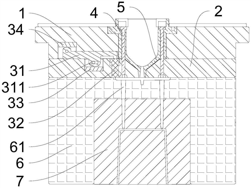 Automatic discharging device for drainage opening material of three-plate mold