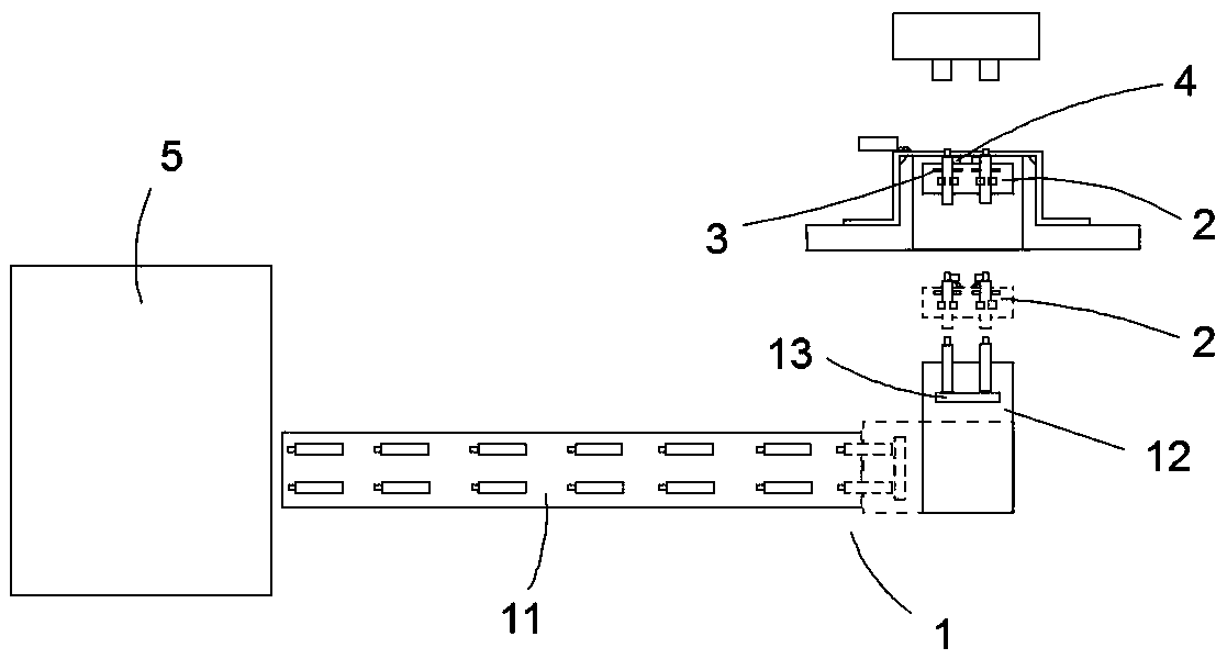 Feeding heating and auxiliary riveting method for riveted shaft