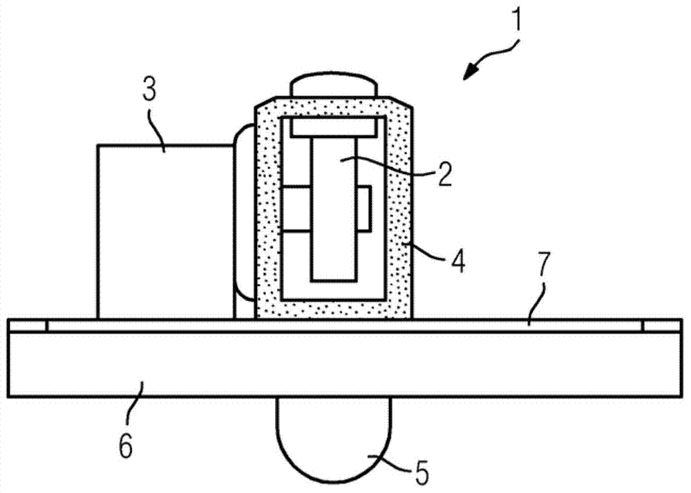 Method and device to adjust a predetermined radial tip clearance of a turbomachine blade