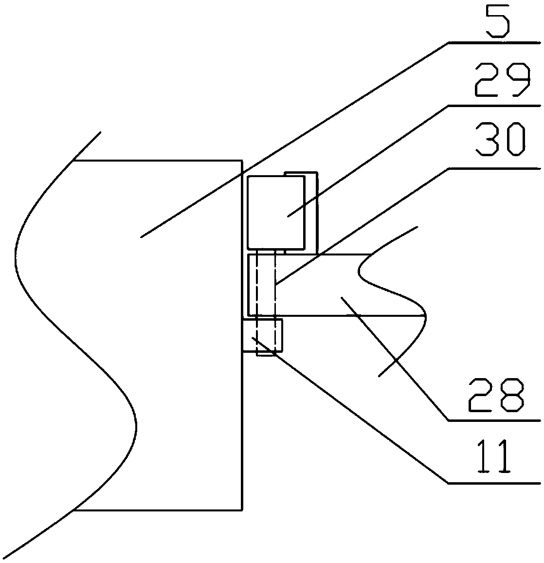 Branch pruning machine for green belts