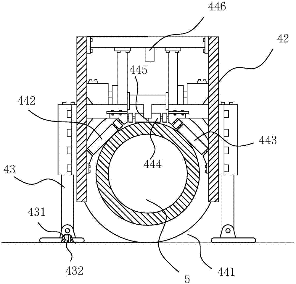 Automatic pipe laying device