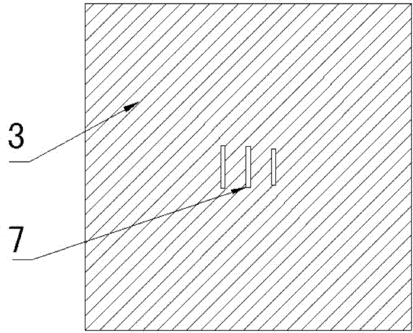 Micro-strip scoop-type feed slit surface wave excitation antenna