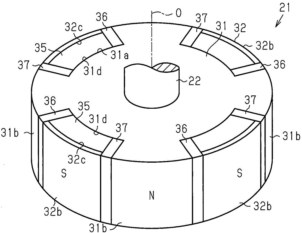 Motor, rotor and method for manufacturing rotor