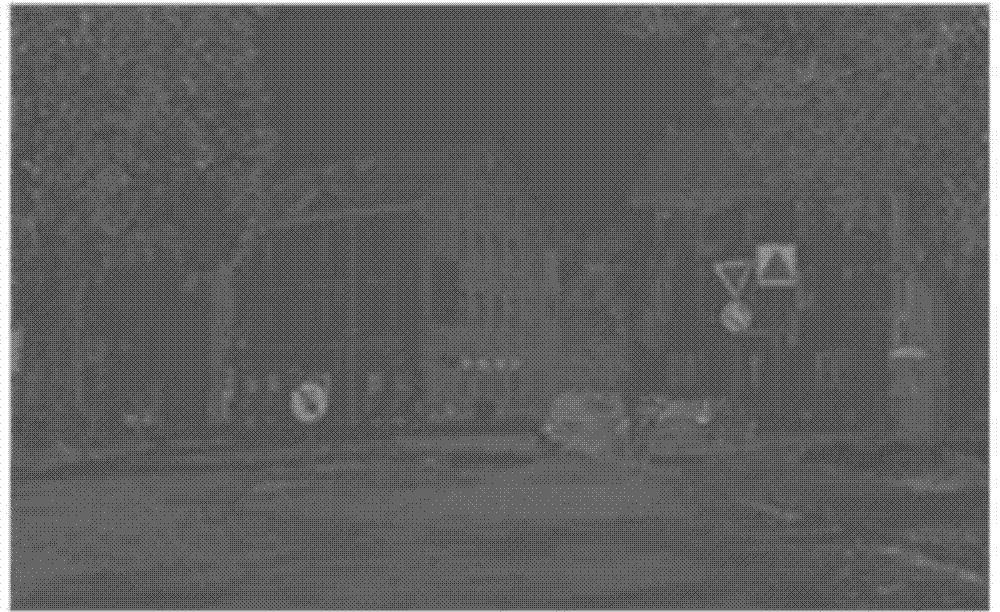 Traffic sign detecting method based on self-adaptation threshold value